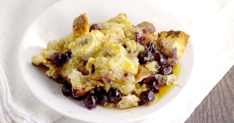 Banana Blueberry French Toast Bake recipe is a sweet and amazing overnight breakfast or brunch recipe with fresh blueberries and sweet bananas, crumble topping, and maple syrup to make it a classic. Make ahead breakfast casseroles are perfect for busy mornings and holidays! Mmm... Blueberries and bananas are so tasty together!