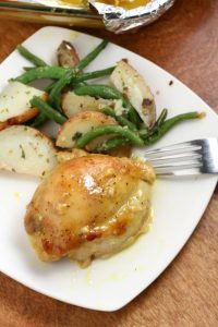 Sweet & Tangy Maple Mustard Chicken- A super easy and quick weeknight meal, that packs a ton of sweet and tangy flavor with sweet maple syrup and tangy mustard. Super quick prep time makes this a weeknight dinner winner, perfect for the whole family. This is one of our go-to dinners. So simple to make but so delicious!