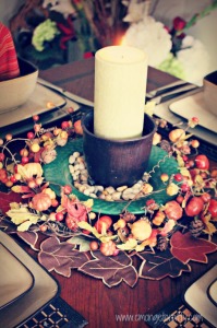 Thanksgiving Table Decoration Ideas - Get inspired for Thanksgiving with OVER 20 Thanksgiving table decorations ideas, tablescapes, and centerpieces for your home. So beautiful!