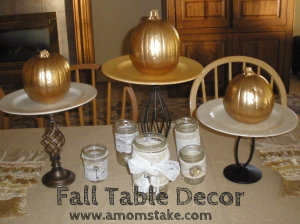 Thanksgiving Table Decoration Ideas - Get inspired for Thanksgiving with OVER 20 Thanksgiving table decorations ideas, tablescapes, and centerpieces for your home. So beautiful!