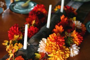 Rustic Thanksgiving Tablescape - Make your Thanksgiving table super special with these rustic DIY Thanksgiving table decorations for your home. Plus DIY wood slice place cards. Love it!