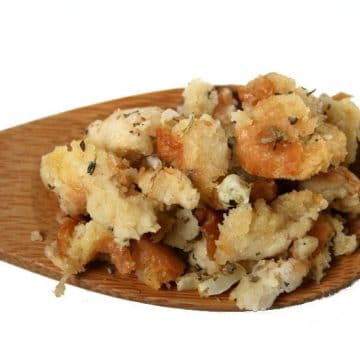Make your Thanksgiving dinner extra fabulous with these 9 Easy Add-Ins for Stuffing, plus a delicious traditional stuffing recipe. Also works for boxed stuffing! This is great for Thanksgiving side dishes recipes. Plus you just bake it like you would a casserole, so it's super easy!  Loving the cheesy ones!