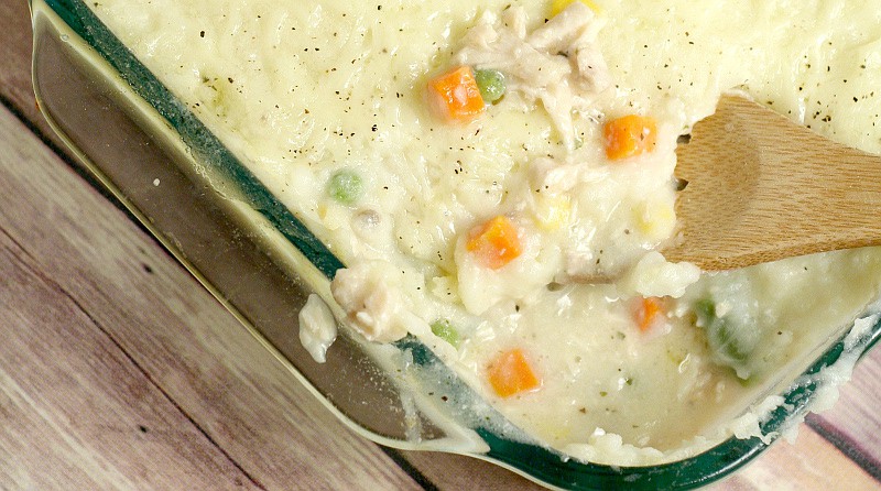 Chicken Shepherd's Pie- a delicious combination of Chicken Pot Pie and Shepherd's Pie. All in one tasty dinner. 11 Cheap Meals with Potatoes - You can save money by making some frugal meals to stretch your food and your money with these 11 yummy and filling Cheap Meals to Make with Potatoes. Frugal living and saving money with these frugal meals with potatoes. They're sooo good too!