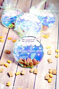 DIY Fishbowl Valentine Printable - Cute homemade Valentine's Day idea for kids to make for school. Plus FREE printables to make your own at home! So cute!