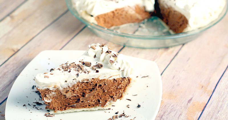 French Silk Pie Recipe- A creamy chocolate dessert pie. From TheGraciousWife.com #desserts #recipe #chocolate