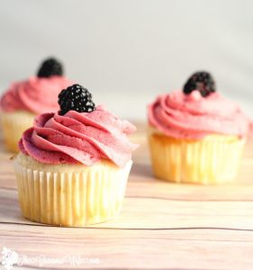 Lemon Blackberry Cupcakes Recipe - This lemon cupcakes recipe is delicious and refreshing. Would be so pretty for a party or shower!