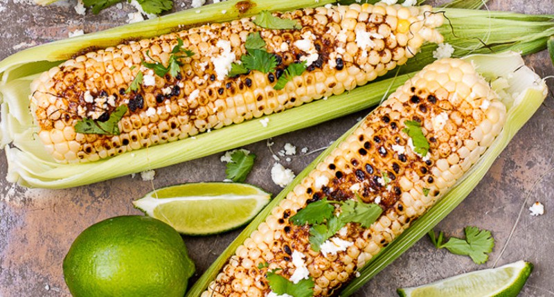 Tons of Easy Corn Recipes - on the cob, grilled, salad and MORE. These tasty corn recipes are great side dish recipes for summer, bbq, or cookouts. |easy vegetable side dish recipes |