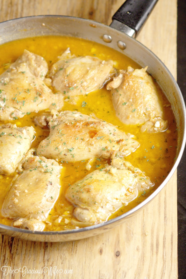 Skillet Chicken Thighs with Shallots in Red Wine Vinegar Sauce - The