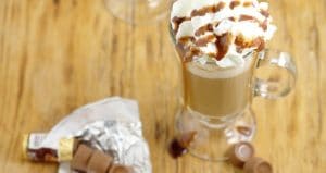Homemade Rolos Coffee Creamer Recipe - Creamy chocolate and caramel come together in this homemade coffee creamer to make your morning breakfast coffee a real treat. A yummy, fun way to change up your morning coffee. Oh. My. Yum. Must try!