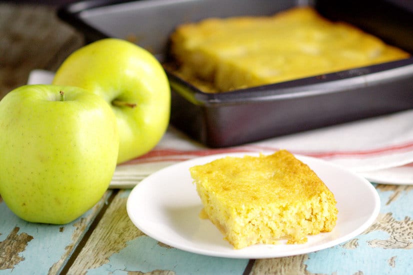 Simple and quick Apple Cornbread recipe with just 4 ingredients! Cornbread with classic apple pie filling and a touch of vanilla. Perfect with warm melted butter and a dollop of sweet honey. What a perfect Fall side dish!