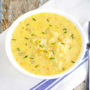 Crockpot Cheesy Potato Soup recipe is a warm classic potato soup recipe with tender potatoes, gooey cheese, and lots of creamy flavor. Serve with warm crusty bread for the perfect dinner. Mmm... Looks amazing!
