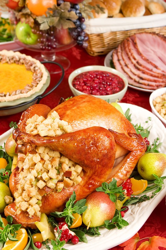 Make your Thanksgiving dinner food amazing and go off without a hitch with these Must Have Kitchen Tools for a perfect Thanksgiving dinner! If you're hosting Thanksgiving dinner this year, make sure you have all the right supplies!