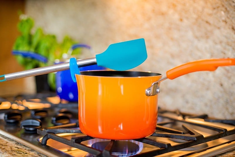 Amazing and unique kitchen gadgets that you need right now! These will make your whole life easier and turn your kitchen upside down.  Everyone needs these!