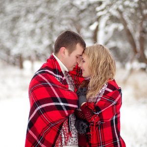 Winter Date Night Ideas.  Don't let the chilly weather put out your flames! Keep the fire burning and the romance alive with these 14 Winter Date Night Ideas! These are cute for Valentine's Day dates too! | marriage | love