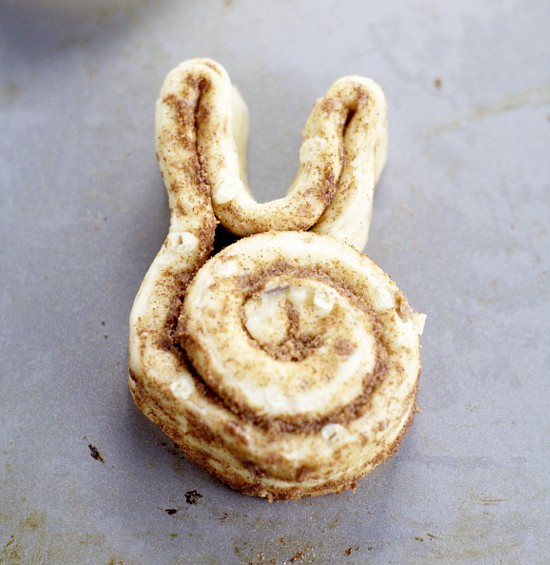 Easy Bunny Cinnamon Rolls.  An easy but adorable and festive breakfast, these Bunny Cinnamon Rolls are perfect for a simple Easter morning breakfast. And the kids will love them! Aww. So cute!
