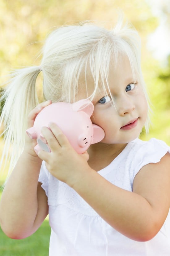 Teaching kids about money when they're young will have a huge effect on their money management later in life. Start them off on the right foot with these 10 Tips for Teaching a Preschooler about Money. | parenting | kids | preschoolers