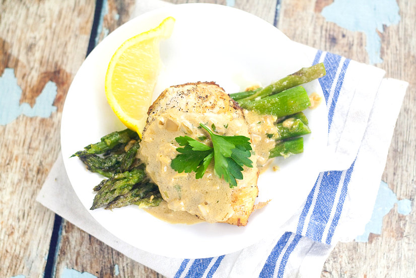 Skillet Chicken in Dijon Cream recipe - Creamy and tangy, this Skillet Chicken in Dijon Cream sauce recipe will make quick and easy dinner favorite with its simple ingredients and big flavor. Make the whole thing, top to bottom, in just 35 minutes! Simple, quick, and easy family dinner recipe and elegant enough for company.