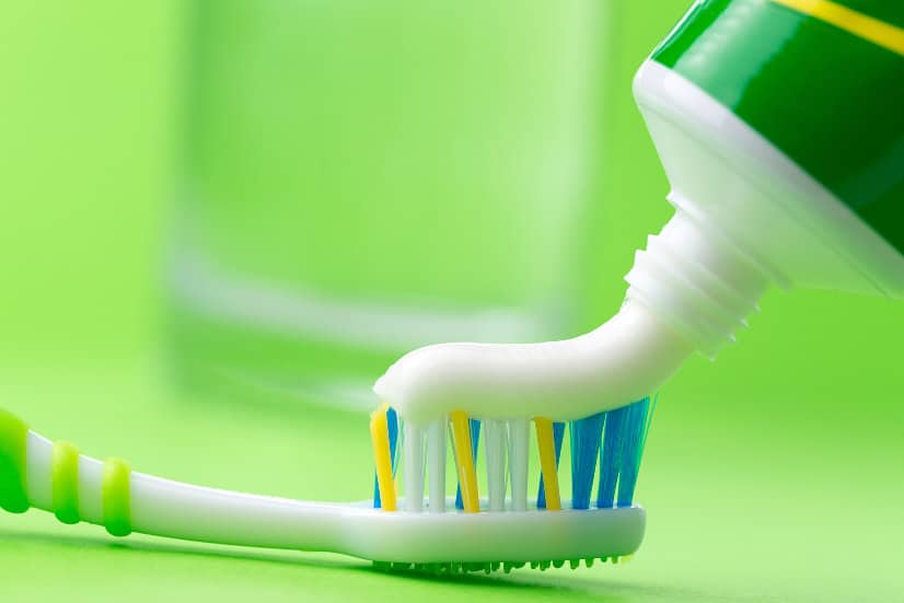16 Unusual Uses for Toothpaste - Toothpaste isn't just for your mouth! Try these 16 amazing and unusual Uses for Toothpaste around your home to see how useful and effective it really is! Cleaning tips and hacks, around the home, and even beauty fixes, toothpaste does it all!