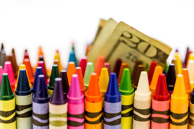 How to Save Money on School Supplies - Be smart about back to school expenses! Learn how to save money on school supplies to get what you need to have a great school year and still keep money in your pocket. Great back to school ideas!