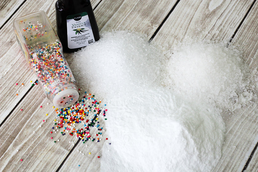  DIY Birthday Cake Bath Salts Tutorial - Relax and celebrate your birthday everyday with these DIY homemade Birthday Cake Bath Salts. This bath soak is also a yummy DIY gift idea. Check out the tutorial! Ooooh! Love this! I think it would make a great gift idea for tweens too!