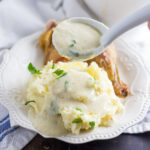 Easy Classic Turkey Gravy Recipe with a secret ingredient that makes it totally amazing. Perfect for Thanksgiving! A simple classic Turkey Gravy recipe that is guaranteed to please on your Thanksgiving table. The perfect turkey gravy recipe to complement your gorgeous Thanksgiving turkey.