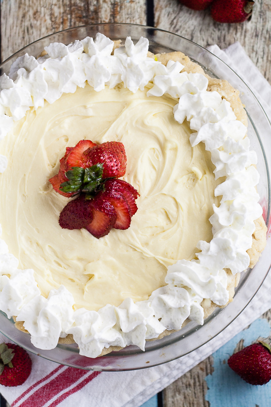 White Chocolate Silk Pie Recipe - This White Chocolate Silk Pie recipe is a creamy white chocolate version of a classic chocolate French silk pie. Dress it up with peppermint or cranberries for the holidays or eat it as is. It's heavenly either way!