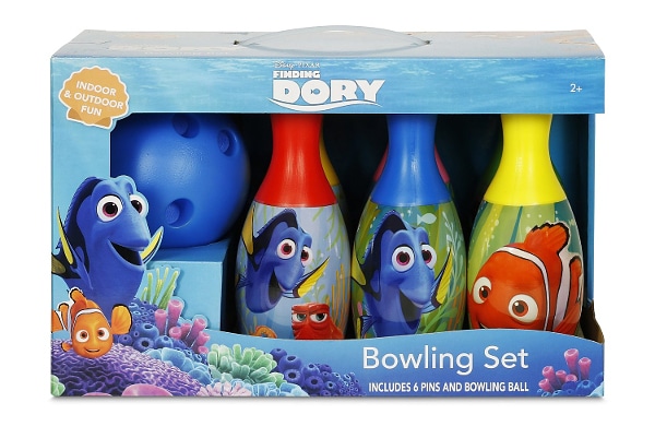 Finding Dory Bubble Machine - 15 Finding Dory Gift Ideas - Finding Dory Gift Guide with 15 adorable and fun Finding Dory Gift Ideas that are perfect for the Finding Dory fan in your life. Perfect gift ideas for kids for Christmas and birthdays!