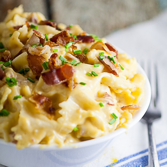 Bacon Cheddar Bow Ties Recipe - Take comfort food to the next level with this easy and cozy Bacon Cheddar Bow Ties recipe. A childhood favorite, grown-up style! Perfect, delicious and EASY pasta recipe for family dinner!