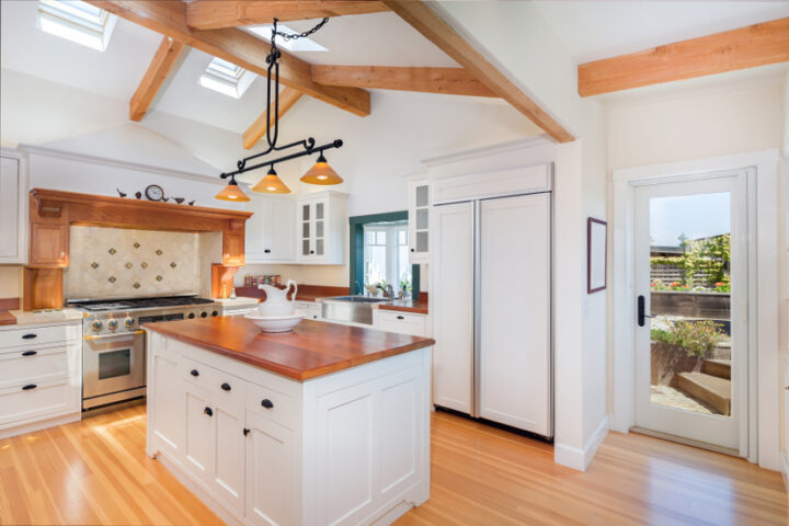 5 Tips to Help Clean Your Kitchen Faster