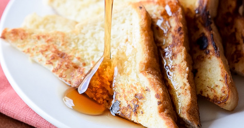 Country French Toast recipe - Classic Country French Toast recipe with simple ingredients is quick and easy to whip up and makes a perfect, yummy breakfast. Top with butter, maple syrup, whipped cream, or berries. Love french toast for an easy breakfast recipe that kids will love!