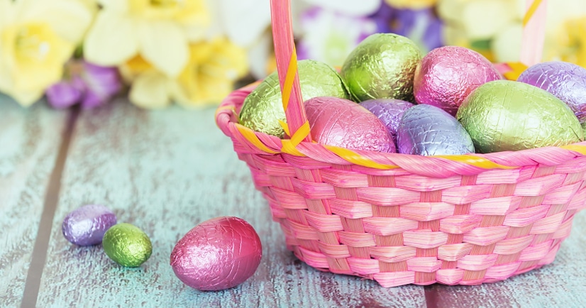 20 Edible Easter Basket Fillers ideas for kids - Fill your Easter baskets with a variety of goodies this year with these 20 Edible Easter Basket Fillers ideas that are perfect for kids!