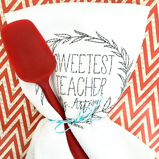 DIY Sweetest Teacher Gift idea - Thank your favorite teacher with this easy, cute, and frugal DIY Sweetest Teacher Gift idea that's simple to make and sure to make her smile! Easy and cheap DIY teacher gift idea