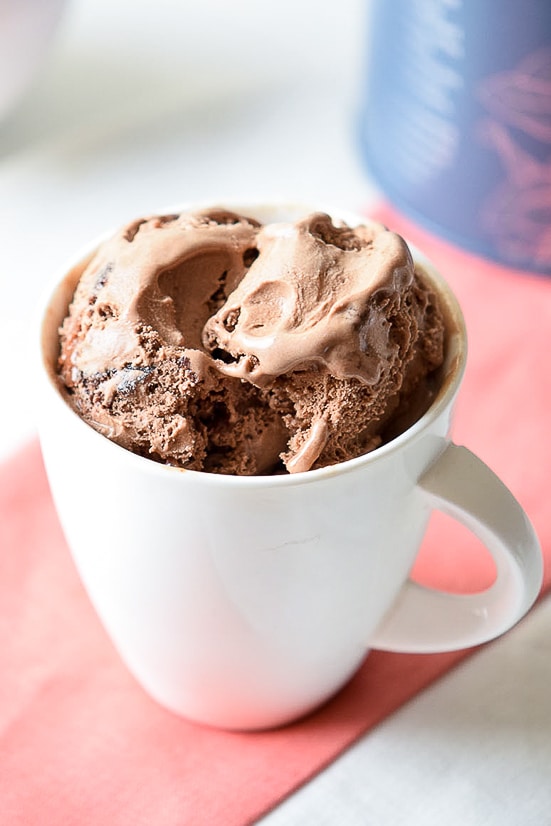 Mocha Espresso Ice Cream Recipe - You won't believe how easy it is to make your own homemade, no churn, rich and creamy Mocha Espresso Ice Cream with simple ingredients! Perfect for coffee and ice cream lovers! Love this easy no churn ice cream recipe!