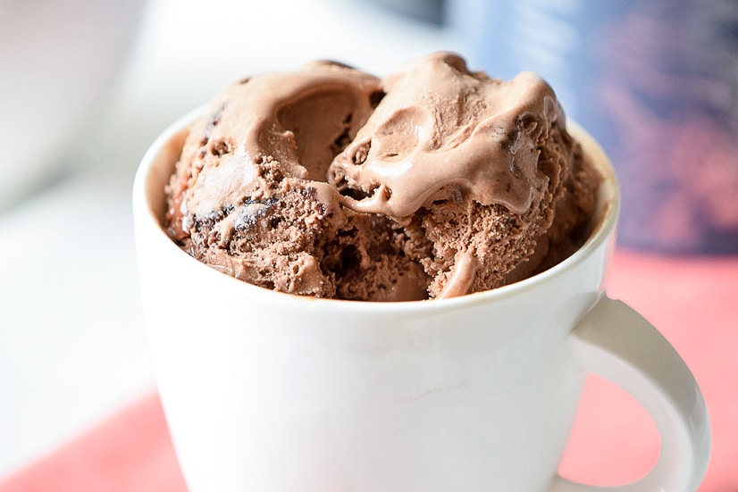 Mocha Espresso Ice Cream Recipe - You won't believe how easy it is to make your own homemade, no churn, rich and creamy Mocha Espresso Ice Cream with simple ingredients! Perfect for coffee and ice cream lovers! Love this easy no churn ice cream recipe!