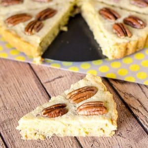 Banana Pecan Shortbread Recipe - Buttery and sweet, this Banana Pecan Shortbread recipe is sure to solve your comfort food craving with ripe, sweet bananas, buttery shortbread, and crunchy pecans. Easy dessert recipe 