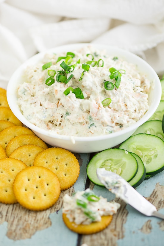 Salmon Cream Cheese Spread Recipe - An easy and fresh Salmon Cream Cheese Spread or dip recipe made with fresh baked salmon, cream cheese, and dill makes a perfect appetizer and salmon dip for parties or a delicious breakfast on a bagel. Love!
