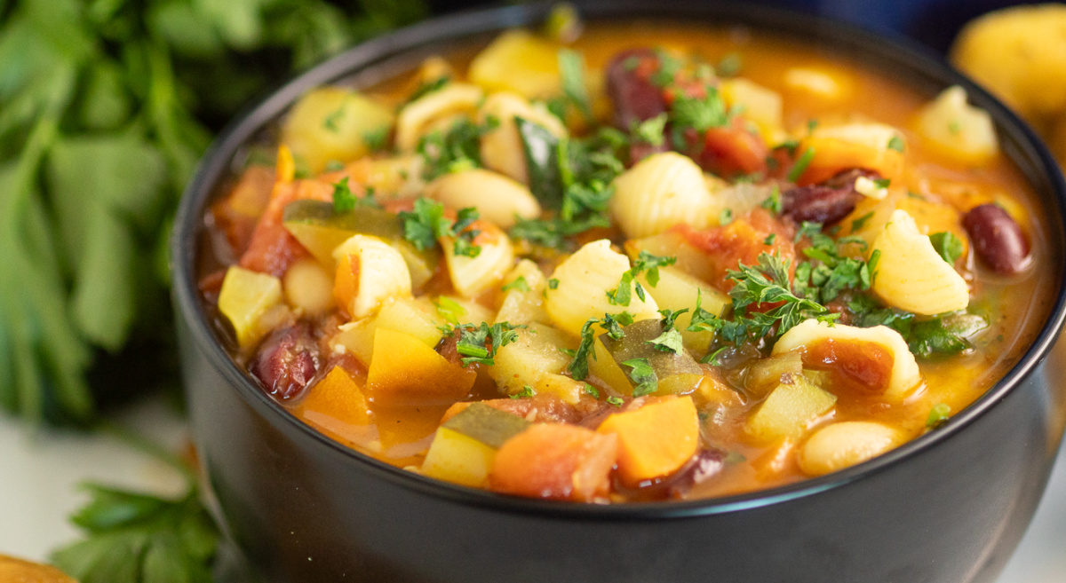 Slow Cooker Minestrone Soup That Makes Dinner Effortless - The Gracious ...