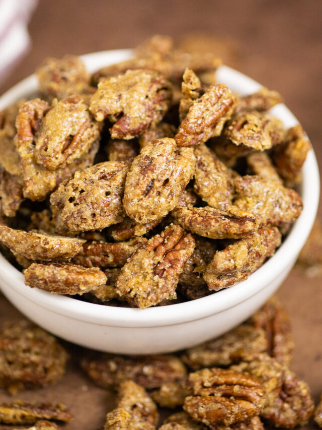 Easy Candied Pecans: Sweet Cinnamon Crunch for the Holidays
